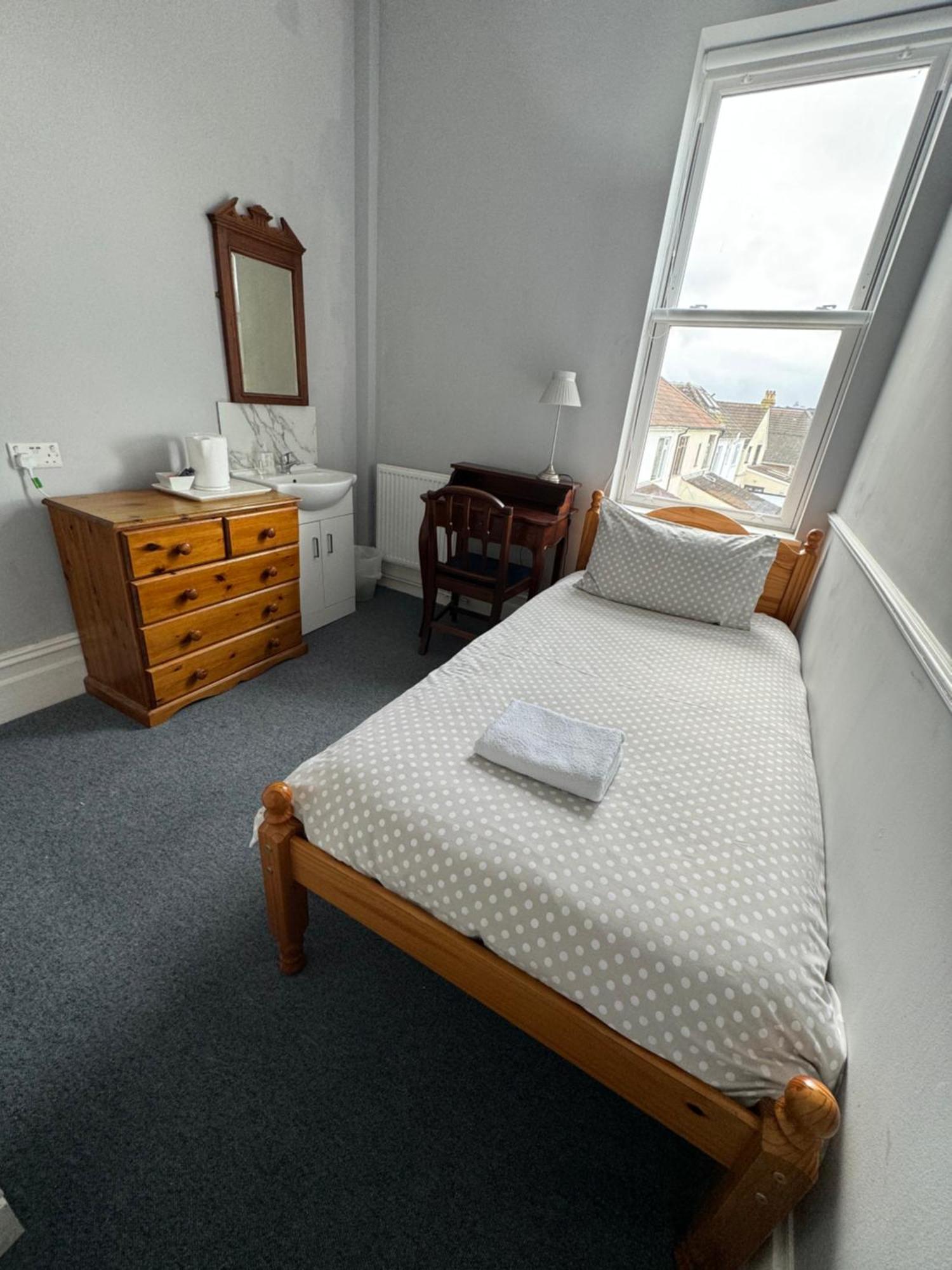 The Elms Guest House Bristol Filton Exterior foto
